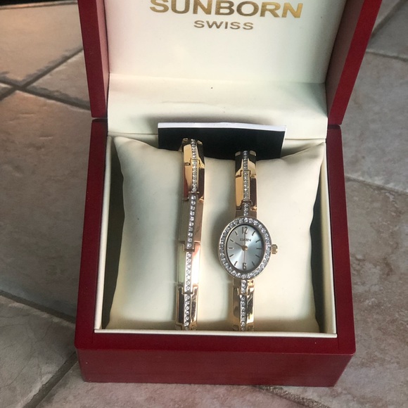 Watch - Picture 2 of 2